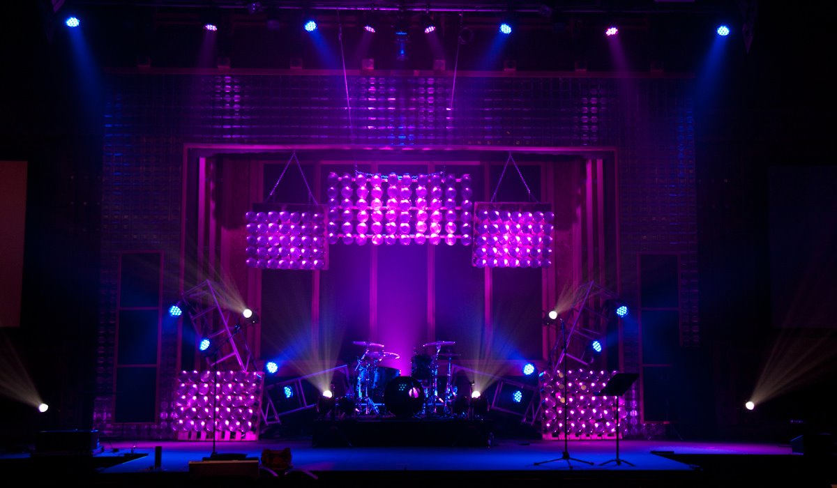 churchstages's tweet image. Paint Can Lids

Isaiah Franco from Sandals Church in Riverside, California brings us this last minute stage success.

churchstagedesignideas.com/paint-can-lids/

#churchstagedesignideas #lightingdesigner