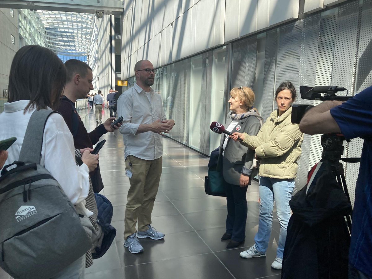 PulsEvrope's tweet photo. Tokom posete DRTV saznali smo da Javni medijski servis Danske ima 2.500 zaposlenih, od čega 750 u informativnom programu.
Značajna poseta, veoma korisno videti kako rade kolege u evropskim zemljama.
#PulsEvrope #medijskeposete #mediatrips #EUzaTebe https://t.co/sx7rS0rdhT
