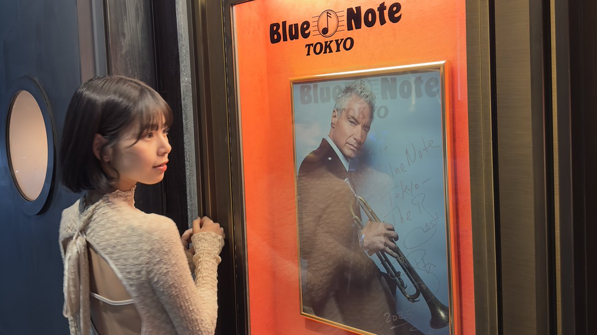 mini_na6ce's tweet photo. ずっと気になってた外装の粗を思い切ってオールペン。
憧れだったベタ塗りエターナルブラックに塗り替え、モールや幌も新調してすっきり。ようやく納得のいく姿に。

ちょうど結婚記念日だったので、そのまま妻とドライブデートへ。

銀座で買い物、夜は毎年恒例のブルーノート東京。
翌日はホテルでのんびり朝を過ごし、カフェをぶらぶら、締めはピータールーガーで早めのディナー。

激務だった半年を忘れさせてくれる、ささやかなご褒美。

とても満たされた2日間でした。

来週は軽井沢MTG、第一駐車場で参加します！