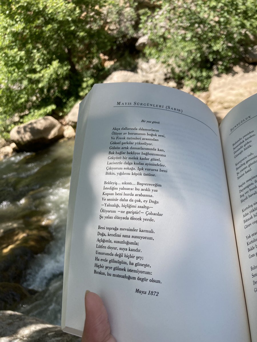 “Beni toprağa mevsimler karmalı
doğa, kendimi sana sunuyorum, 
açlığımla sussuzluğumla;
lütfen doyur, suya kandır.
umurumda değil hiçbir şey.”