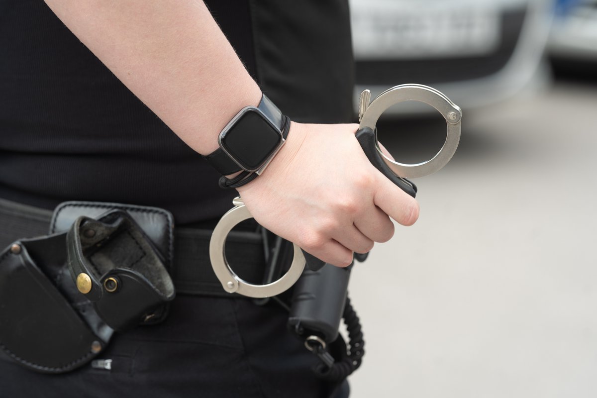 A man has been arrested after we found suspected cocaine, cannabis, money and a samurai sword in separate searches in south Staffordshire. 

Read more here: orlo.uk/1gsvE