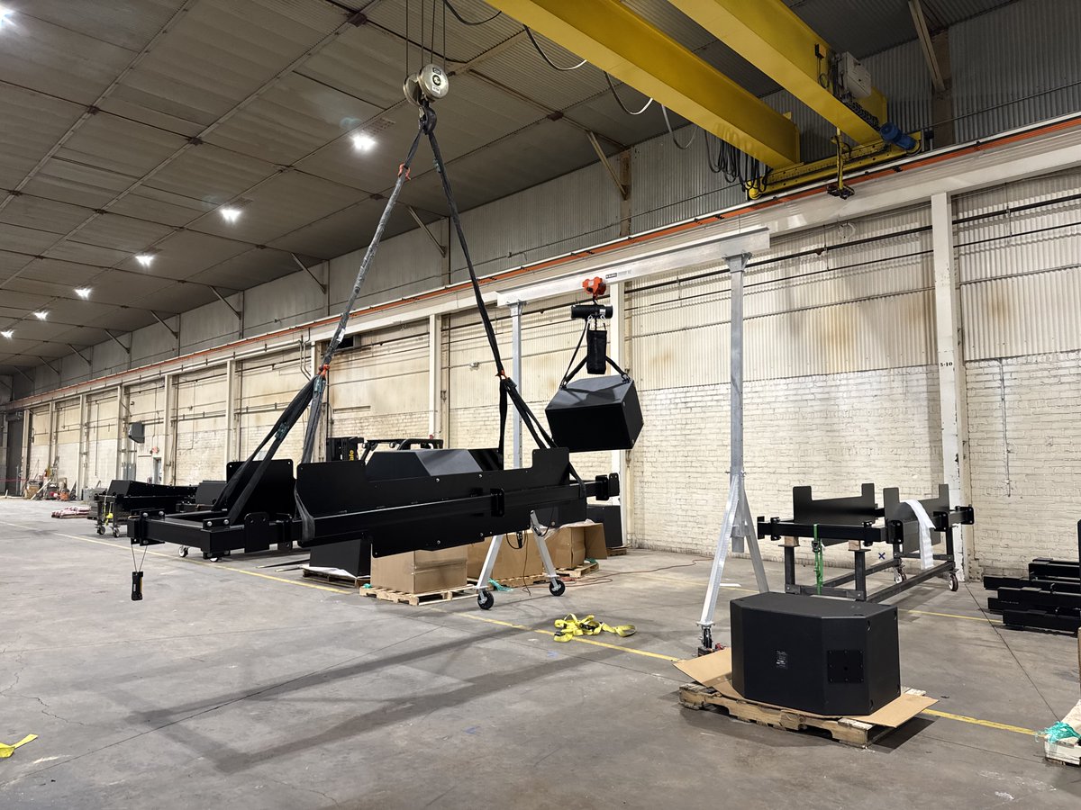 GoStarkTech's tweet image. 32 massive speaker arrays, each 6,000 lbs, are being installed at Highmark Stadium for the Buffalo Bills in 2026! 🎉 Each array has 5 subwoofers and 9 loudspeakers, mounted 191 feet high for an immersive audio experience for Bills Mafia! 🔊 #BillsMafia #HighmarkStadium