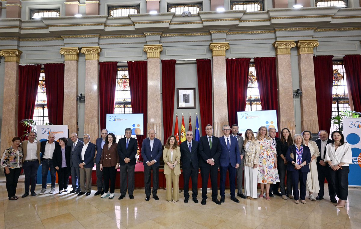 Ballesta_Murcia's tweet photo. Proyecto Hombre cumple 30 años de entrega, de luchar por quienes más lo necesitan, de hacer que lluevan sueños para los demás.

La sociedad se divide entre los prescindibles y los imprescindibles. Vosotros estáis entre los segundos.

Murcia es mejor gracias a vosotros. https://t.co/e2vTMi0O3K