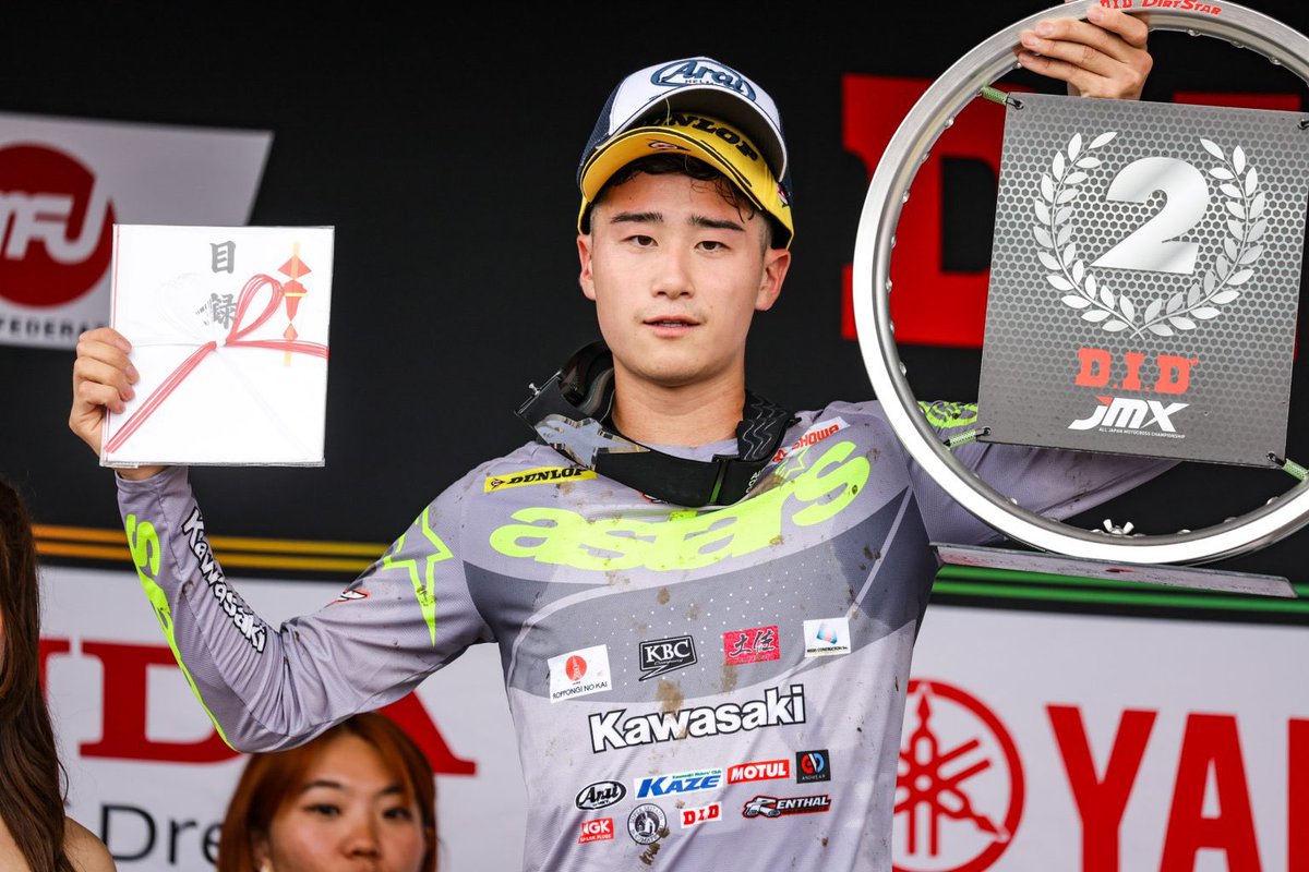 kakeru_kamoda's tweet photo. 全日本モトクロス第3戦は総合3位でした。
ヒート1での悔しさで残りのヒートで冷静になれず、らしくないレースをしてしまいました。
沢山の応援ありがとうございました！

次は広島！
負けっぱなしじゃ終われない！👊🏻 https://t.co/mrwtv79yEo