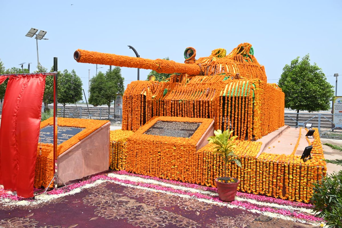 cbfaizabad's tweet photo. In a grand tribute to India’s military legacy, Ayodhya unveiled a statue of Field Marshal Sam Manekshaw and a decommissioned army tank,symbolizing valor &amp; enduring  legacy in presence of Brigadiers, Div Commissioner, DM, SSP, ADA VC @raj_jigyasa @dmayodhya @ayodhyadevauth https://t.co/TN7duVPHSY