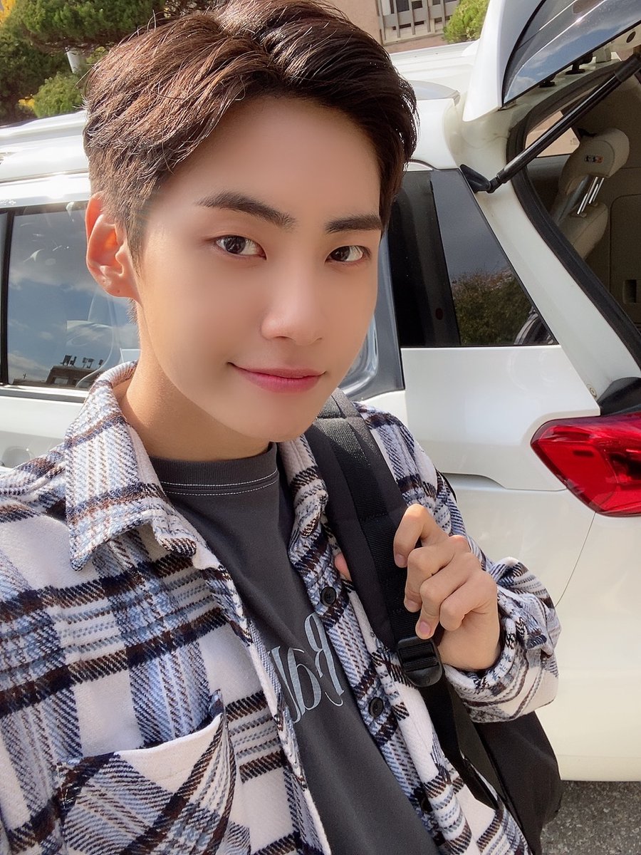 LJH_official's tweet photo. [📸]

그동안 목진이 아껴주신 모든 분들, 
그리고 디어엠을 사랑해주신 
시청자 여러분 진심으로 감사합니다.
목진이를 통해 새로운 모습 보여드릴 수 있어서 
참 감사한 시간이었습니다.🫶💙

#이진혁 #LEEJINHYUK https://t.co/wI1RAkA2cu