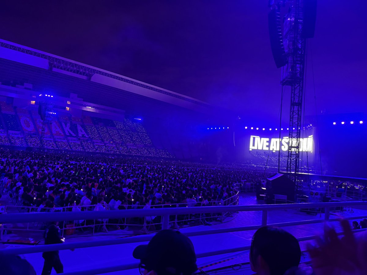 zyozizo's tweet photo. 17日のヒゲダンLIVE AT STADIUM参加してきた‼️スタジアムやから音響も凄くてめっちゃいいライブだった‼️

最後ちゃんまつ泣いてメンバーと抱き合ってる姿めっちゃ感動した😭
 #ヒゲダンスタジアムライブ2025 https://t.co/y09tUfyhin