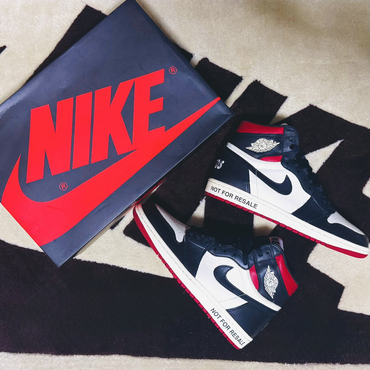 Taro_Taro0301's tweet photo. Air Jordan 1 Retro High OG "Not For Resale"
#スニーカー #AJ1 #notforresale https://t.co/FRsIHZ2DtD