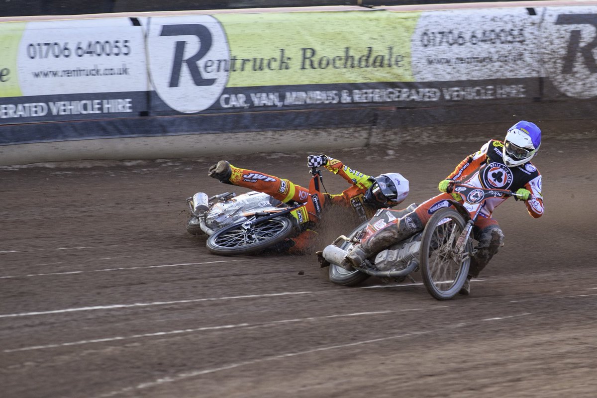 Some fellas just go that bit further to advertise their van suppliers!! #dedication <a href="/Sam_masters33/">Sam Masters</a> <a href="/SpeedwayLions/">Leicester Speedway 🦁</a> <a href="/TheAces/">Belle Vue Speedway</a>  <a href="/GrantTankers/">Grant Henderson Tankers</a> Ian Charles Photos