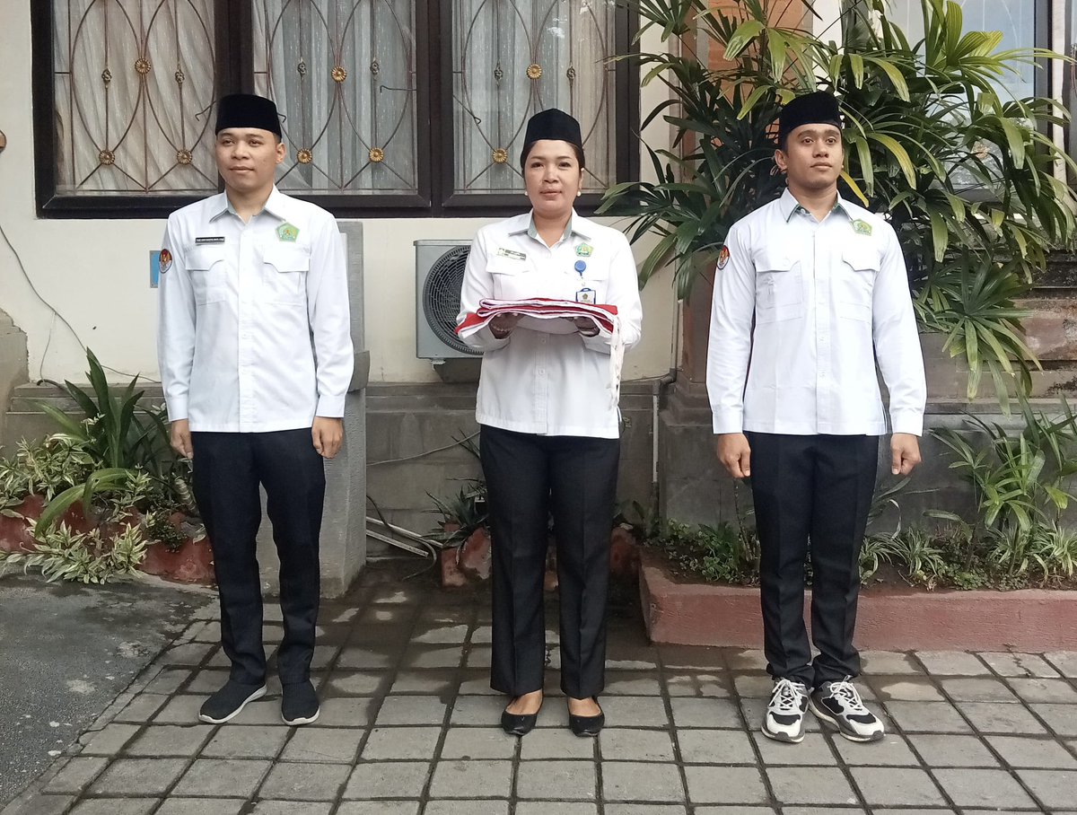 anommahartha's tweet photo. Selamat Memperingati Hari Kebangkitan Nasional ke 117
20 Mei 2025

“ Bangkit Bersama Wujudkan Indonesia Kuat “

#hatkitnas #pendahindubali #kemenagbali #bimashinduri https://t.co/GiguR0Xh8g