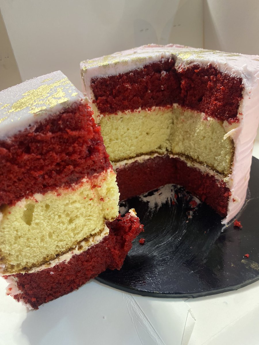 Craving something sweet? Today’s perfect for it! Slide into our DMs to order your faves from our bestselling cakes and pastries.