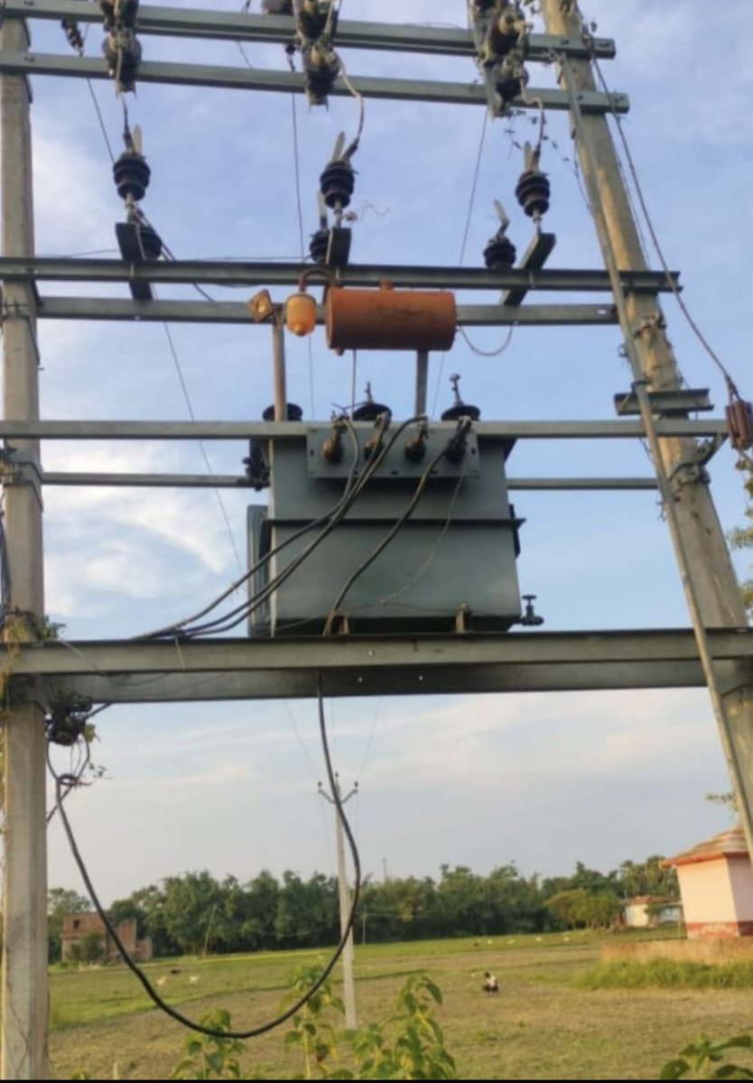 MdGhazali8's tweet photo. @SEVA_NBPDCL Raipur, Block, Nanpur ,ward No 10 near Maharani asthan 
The transformer  is faulty, due to which there has been no electricity since early morning. Children and the elderly are particularly distressed. Therefore, I kindly request you to have it inspected and repaired https://t.co/jmfuuGp5iy