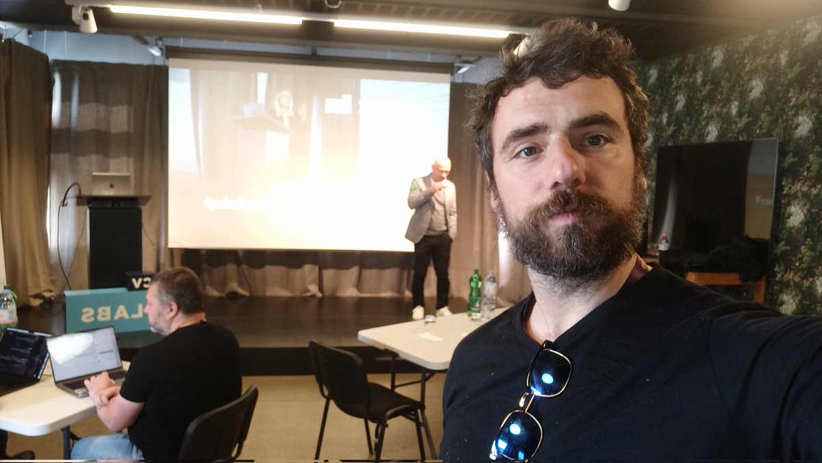 This morning, a cool masterclass about GoToMarket with the experts from <a href="/kubleag/">Kuble AG</a> . Also, Gauthier's excited about the final work sessions to release our testnet this week!