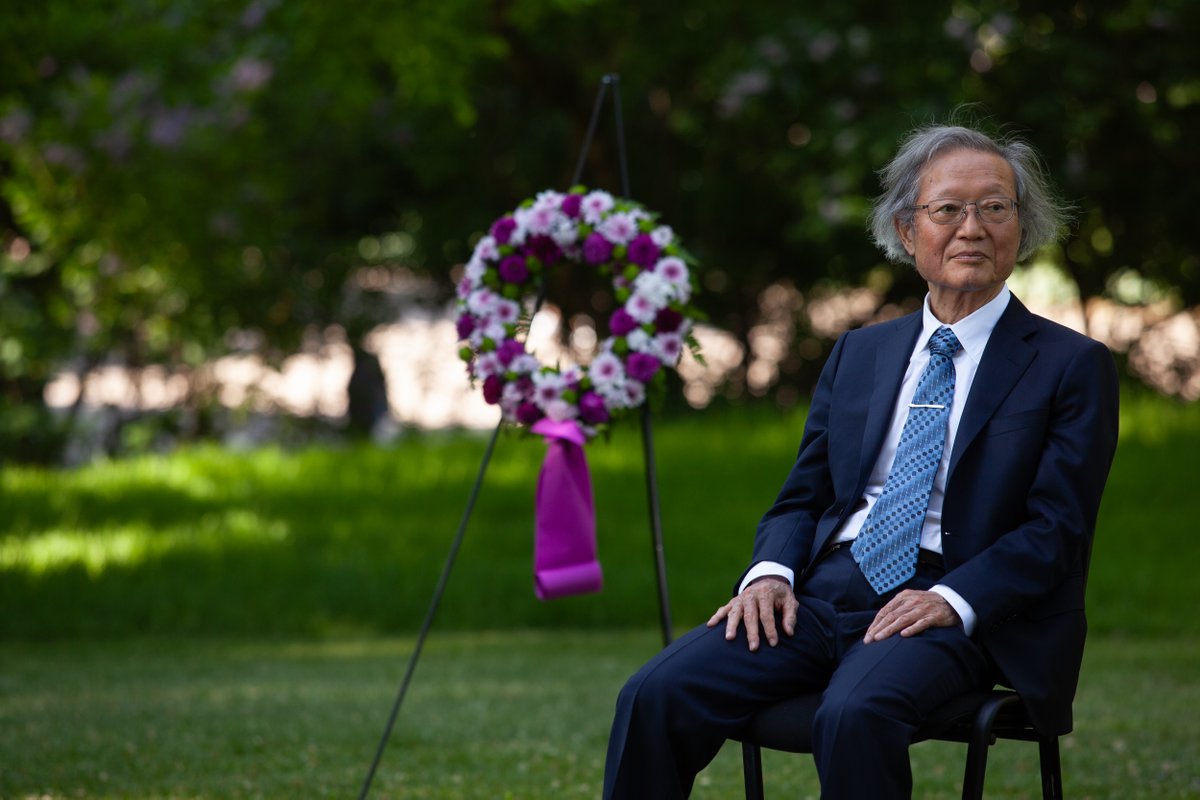 abel_prize's tweet image. Yesterday, The Norwegian Minister of Education Kari Nessa Nordtun awarded The Holmboe Prize to math teacher Sigrid Melander Vie from Rud high school.
Abel Prize laureate Masaki Kashiwara also paid tribute to Niels Henrik Abel by laying a wreath at the Abel Monument.
#Abelprize
