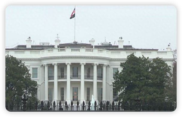 19日，据美国消费者新闻与商业频道报道，美国前劳工部长罗伯特·赖克表示，短期来看，美国关税政策造成的不确定性将导致美国投资减少、经济增长放缓。