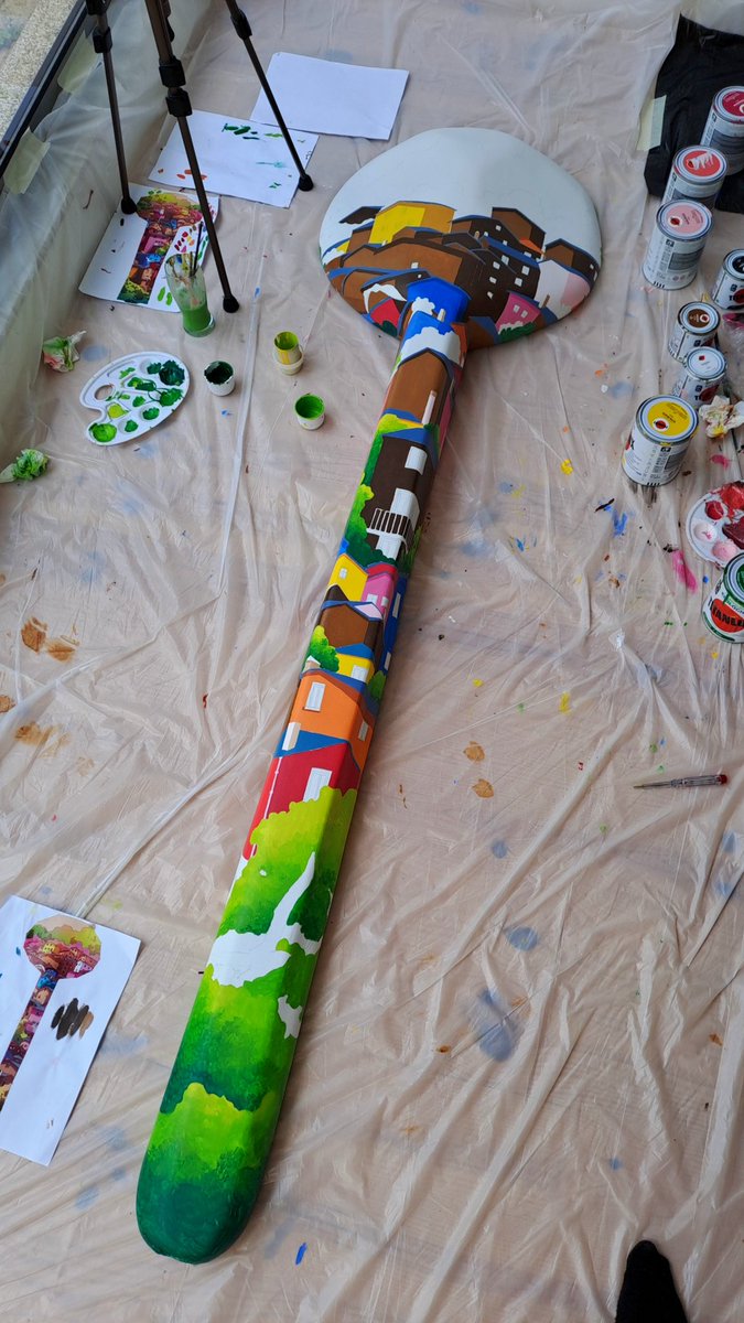 Can't believe I'm almost done with this massive piece 😍 
My back hurts from painting on the ground, but the process is def paying of 💚