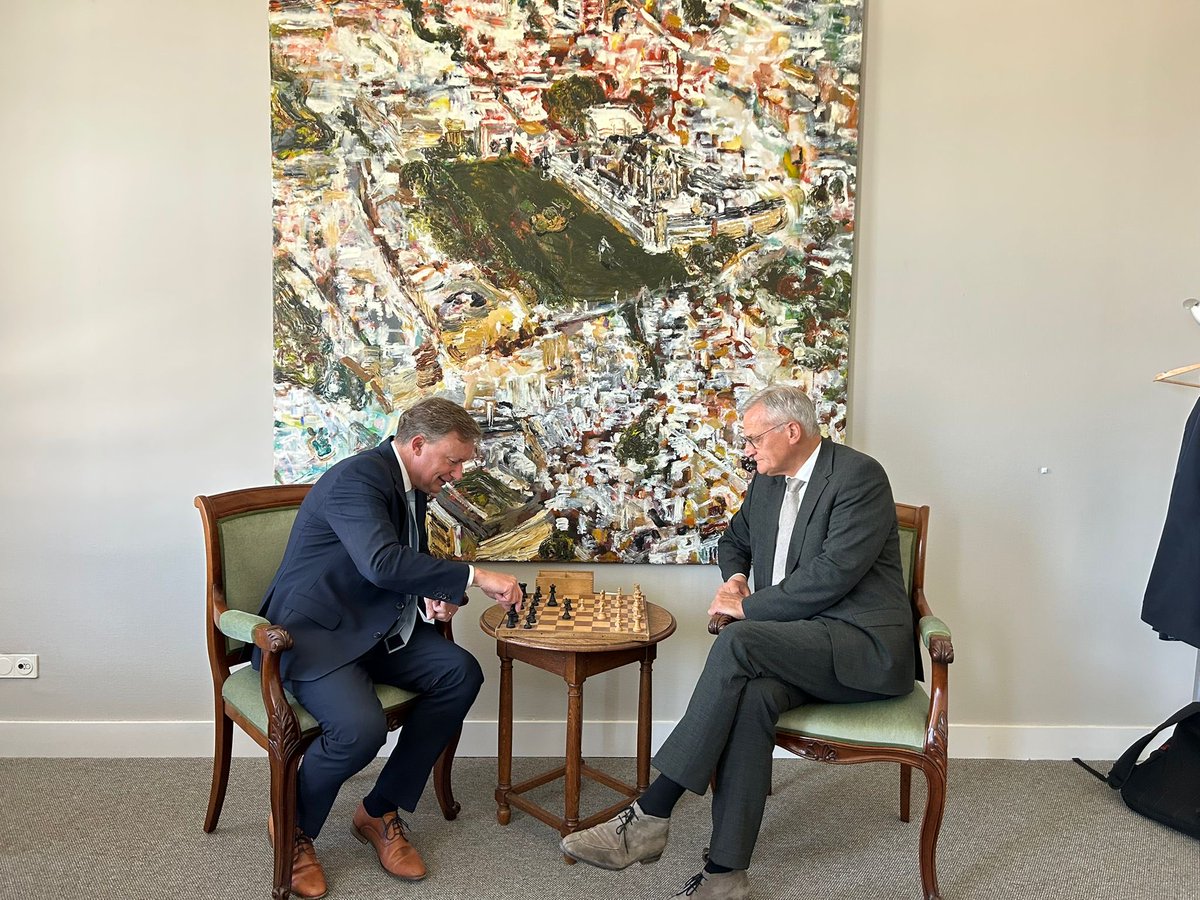 Peter Schalk (@peter_schalk) on Twitter photo Vandaag schaken <a href="/djhvandijk/">Diederik van Dijk</a> en ik in de <a href="/EersteKamer/">Eerste Kamer der Staten-Generaal</a> op hetzelfde bord om ondermijnende organisaties schaakmat te zetten. Diederik verdedigt namens <a href="/SGPnieuws/">SGP</a> met CDA en VVD de wet bestuurlijk verbod op ondermijnende organisaties. Vandaag schaken <a href="/djhvandijk/">Diederik van Dijk</a> en ik in de <a href="/EersteKamer/">Eerste Kamer der Staten-Generaal</a> op hetzelfde bord om ondermijnende organisaties schaakmat te zetten. Diederik verdedigt namens <a href="/SGPnieuws/">SGP</a> met CDA en VVD de wet bestuurlijk verbod op ondermijnende organisaties.