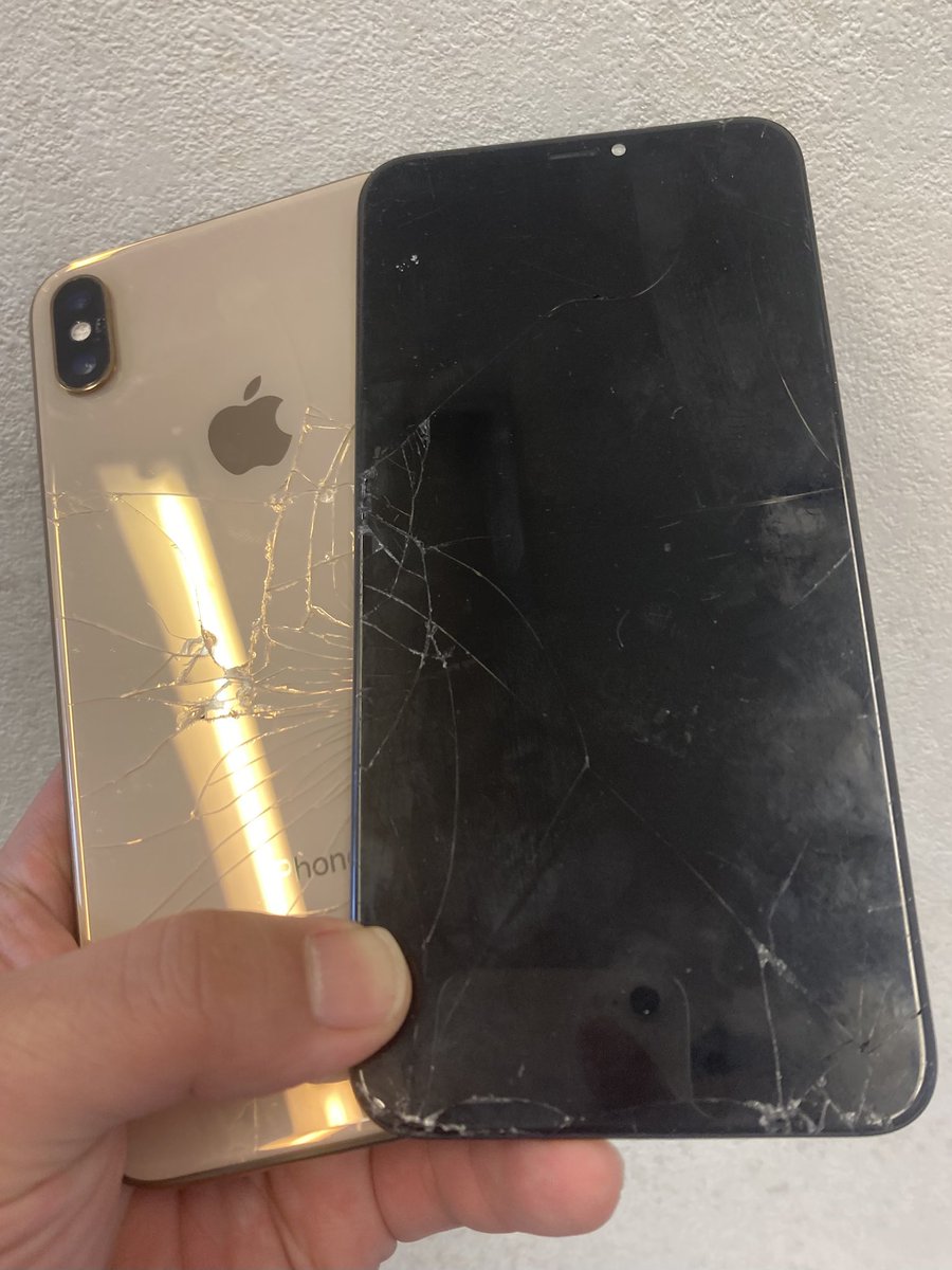 sumafo_jrsuita's tweet image. #iphoneXSMAX 
画面割れ交換¥5000

※作業時間7分でした