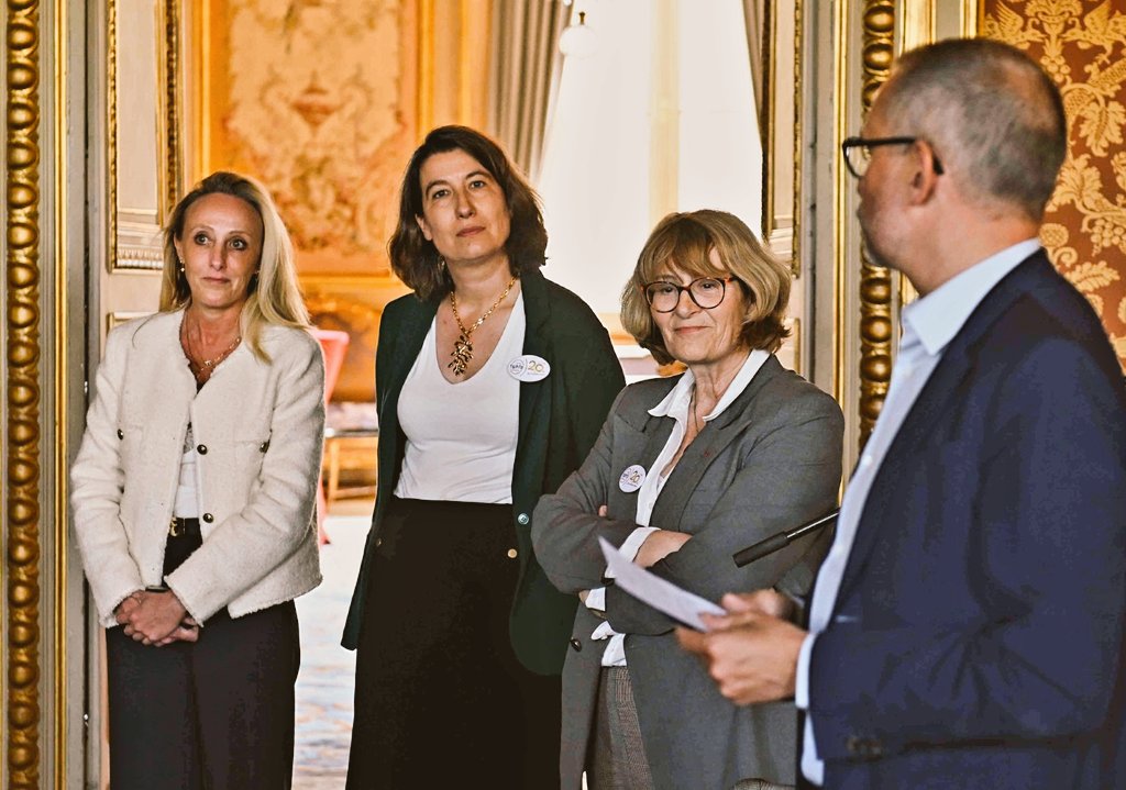 Laetitia Pierrat (@laetpierrat) on Twitter photo Un beau travail d'équipe très porteur pour nos agents en situation du handicap sous la houlette de <a href="/JulienSteimer/">Julien Steimer</a> et <a href="/e_de_gonneville/">Etienne de GONNEVILLE</a> !
Merci à <a href="/ColasDiego/">Diégo Colas</a> + <a href="/FIPHFP/">FIPHFP</a> <a href="/nicolefrene/">Nicole Frêné</a>
<a href="/murielsoret/">muriel soret</a> DIL, DNUM !
<a href="/AsvazadourianJP/">Jean-Pierre Asvazadourian</a>
<a href="/RomeIsabelle/">Isabelle Rome</a>
<a href="/BerthonJeanMarc/">Jean-Marc Berthon</a>
Aux OS,
<a href="/Handiplomatie/">Handi'plomatie</a> Un beau travail d'équipe très porteur pour nos agents en situation du handicap sous la houlette de <a href="/JulienSteimer/">Julien Steimer</a> et <a href="/e_de_gonneville/">Etienne de GONNEVILLE</a> !
Merci à <a href="/ColasDiego/">Diégo Colas</a> + <a href="/FIPHFP/">FIPHFP</a> <a href="/nicolefrene/">Nicole Frêné</a>
<a href="/murielsoret/">muriel soret</a> DIL, DNUM !
<a href="/AsvazadourianJP/">Jean-Pierre Asvazadourian</a>
<a href="/RomeIsabelle/">Isabelle Rome</a>
<a href="/BerthonJeanMarc/">Jean-Marc Berthon</a>
Aux OS,
<a href="/Handiplomatie/">Handi'plomatie</a>