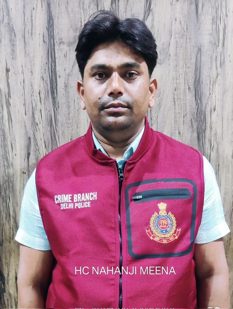 CrimeBranchDP's tweet photo. 🚨 ARREST ALERT: “Doctor Death” 👨‍⚕️💀 — The notorious serial killer & parole jumper fugitive is BACK IN CUSTODY! 🔒

⚡ Convicted for murders of taxi drivers 🚕⚰️ (2002-2004)
⚡ Jumped parole in 2023 ⛓️🏃‍♂️ while serving life at Tihar Jail
⚡ Mastermind behind kidnappings 🤐🚚, multiple murders, & a huge illegal kidney racket 💉🏥
⚡ Hid as a priest in Rajasthan but justice caught up! ⚖️

HATS OFF to Insp. Anuj & Inspr Rakesh Kumar 👮‍♂️, ACP Umesh Bhartwal 👏 and DCP Sh. Aditya Gautam 💪 for this major bust!

🚨 गिरफ्तारी की खबर: “डॉक्टर डेथ” 👨‍⚕️💀 — कुख्यात सीरियल किलर और पैरोल जम्पर भगोड़ा फिर से पुलिस की गिरफ्त में! 🔒

⚡ टैक्सी चालकों की हत्याओं में दोषी 🚕⚰️ (2002-2004)
⚡ 2023 में तिहाड़ जेल से पैरोल तोड़कर फरार ⛓️🏃‍♂️
⚡ अपहरण 🤐🚚, कई हत्याओं और बड़े अवैध किडनी रैकेट 💉🏥 का मास्टरमाइंड
⚡ राजस्थान में पुजारी बनकर छुपा था, लेकिन न्याय ने उसे पकड़ लिया! ⚖️

शाबाश इंस्पेक्टर अनुज और इंस्पेक्टर राकेश कुमार 👮‍♂️, सहायक पुलिस आयुक्त उमेश बर्थवाल 👏 और पुलिस उपायुक्त श्रीं आदित्य गौतम 💪 को इस बड़ी सफलता के लिए!

@DelhiPolice

https://t.co/koX24IahfR

#न्याय_दिया_गया ⚖️ #दिल्ली_पुलिस 🚔 #क्राइम_ब्रांच 🕵️‍♂️
