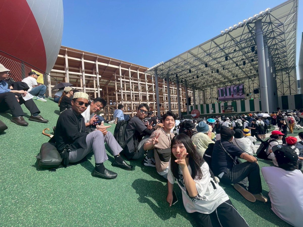 TCOT_official's tweet photo. 【#研修旅行】
#2025大阪関西万博 へ1年生オリエンテーションを兼ねた研修旅行に行きました。
『#未来社会 とテクノロジー』『#SDGs と持続可能な社会』『#国際文化交流 とグローバル視点 』についてゼミグループに分かれて視察をしました。後日、まとめと発表です。
#自動車 #整備士 #バイク #短大 https://t.co/iymColsbT6