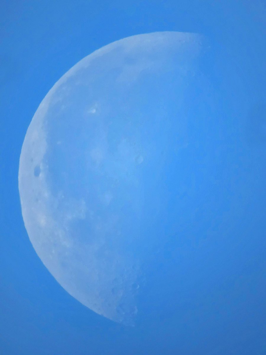 Good Mooning! <a href="/StormHour/">#StormHour</a> <a href="/ThePhotoHour/">#ThePhotoHour</a> #MoonHour