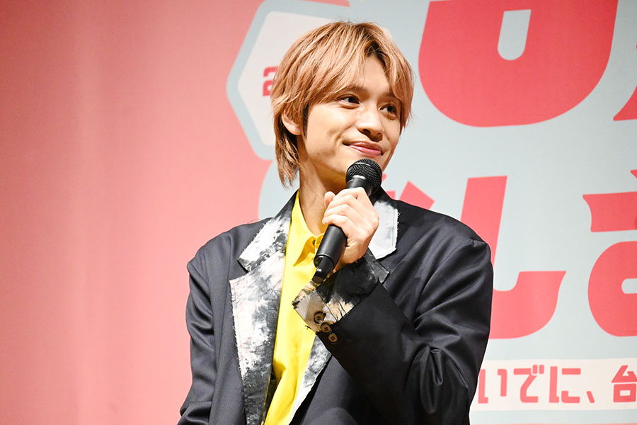 lmaga_jp's tweet photo. WEST.#中間淳太 さん、台北市観光アンバサダーに就任！ 大阪での会見で推しグルメを熱弁🔥

『台北、楽しさ色々』観光キャンペーンの記者会見に登壇した中間さん。日本と台北を繋ぐ仕事に「夢が叶って、本当にうれしい」と笑顔に。

中間さんの推しグルメなど会見の様子は➡️https://t.co/IGGm1UfxcT https://t.co/leedbpoa02