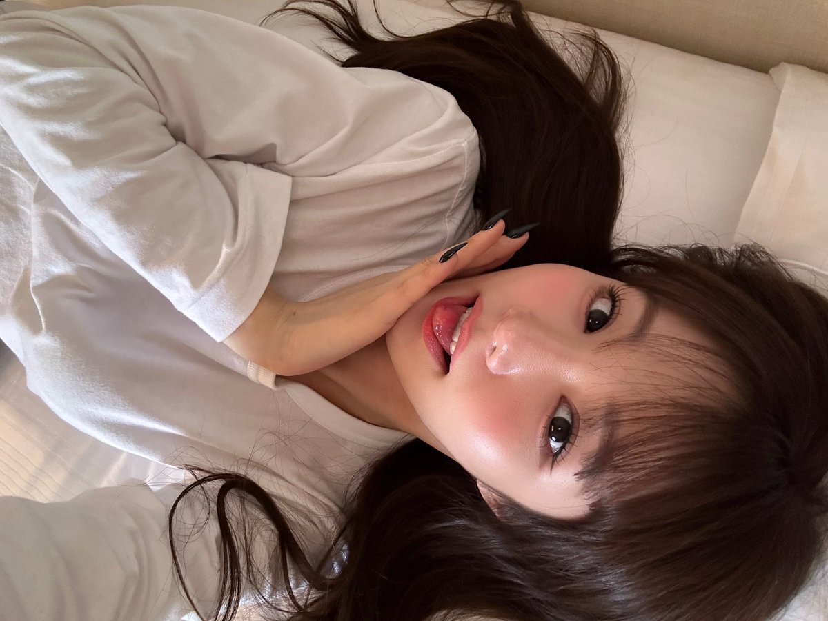 [#나나]
마라탕 먹고싶은 날🍲🥢

#WOOAH #우아 #NANA