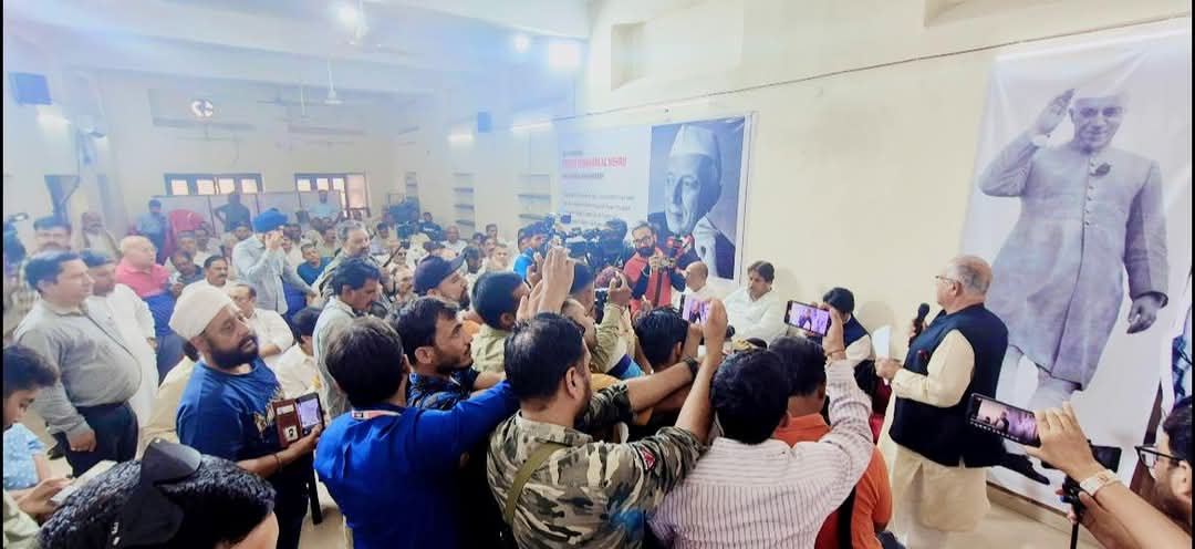 JKPCC President Sh <a href="/TariqKarra/">Tariq Hameed Karra</a> along with AICC GS Sh <a href="/GAMIR_INC/">Ghulam Ahmad Mir</a> launched JAI HIND SABHA campaign today at PCC HQ, Jammu. 

Accompanied by WP Raman Bhalla, Mula Ram, CS Ravinder Sharma, Yogesh Sawhney, I/C Ved Mahajan, and others.