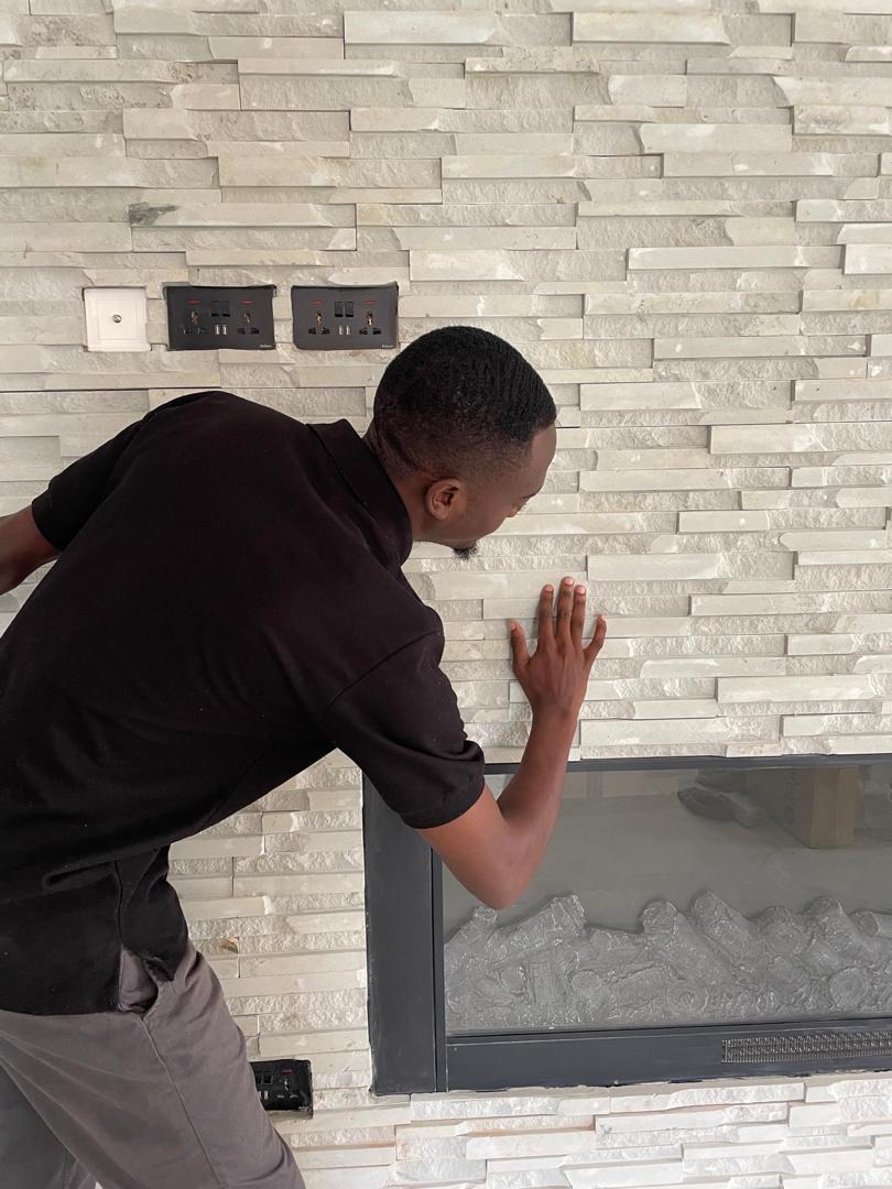 leonestonezw's tweet photo. The texture says it all😅nothing is artificial when it comes to Leone Natural stone👌🏾for all your walls we have your natural warm Alabaster 😉 
Batika[0712995474/0772614363
#cladding#homemakeover#decor#perfection https://t.co/tM3olsaw9w