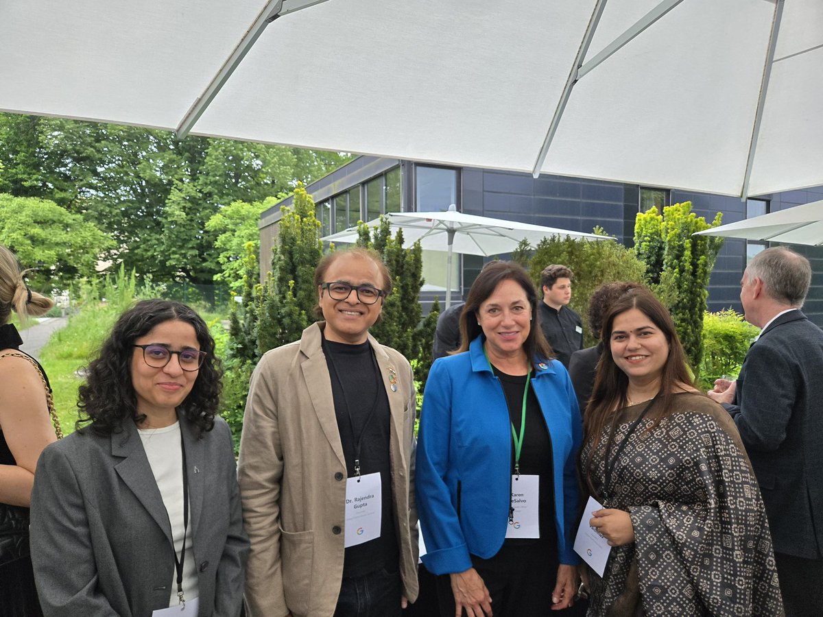 RajendraGupta's tweet photo. Always great to meet up, @KBDeSalvo . You have changed the way we look at #healthcare. Not surprised to see that @TheEconomist ranked you amongst the top five global leaders in #health 

@MevishPVaishnav @ManpreetPKaur @GoogleHealth @DigitalHLTHEdu @HealthParliamnt @patientsunion @DigitalHSummit