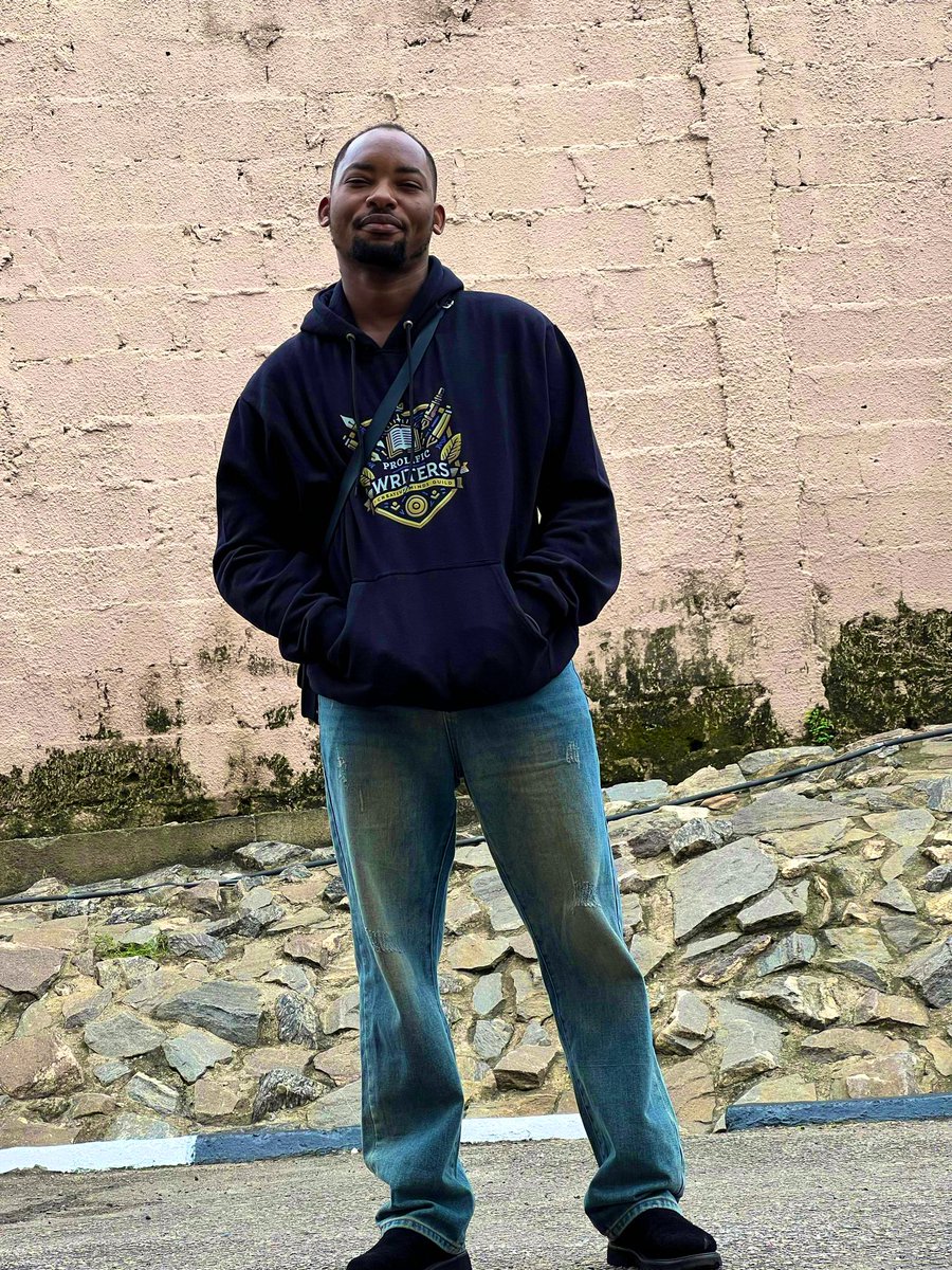 Oluwaphilemon1's tweet photo. Each day the hustle becomes more real than you imagine.

But no panic

Gm frens🙇🏾‍♂️ https://t.co/EFPZXMgidu