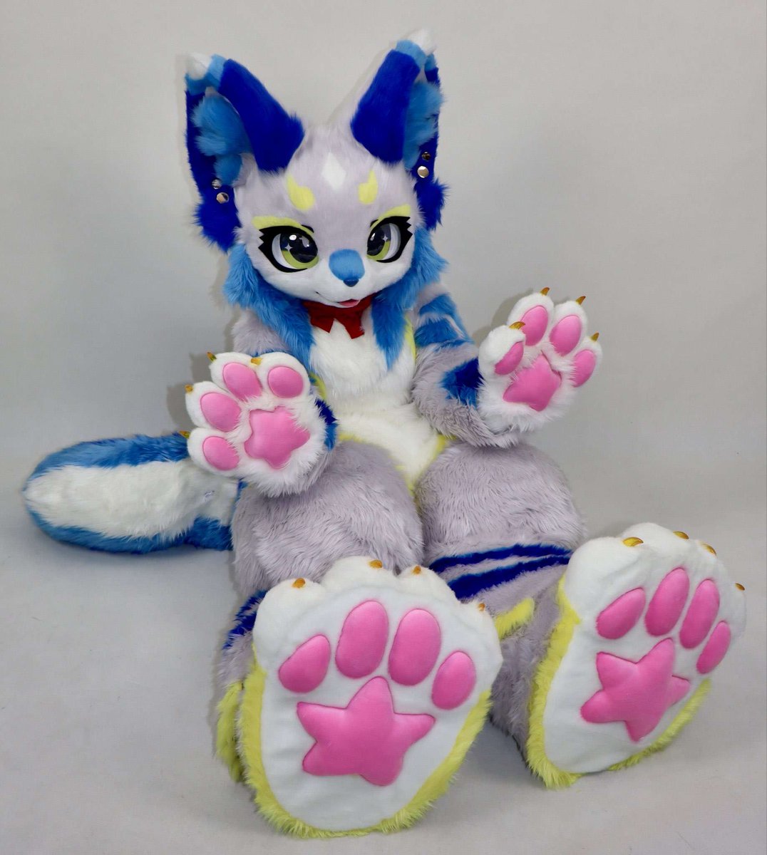 New #fursuit review (written by <a href="/wulfyloo/">Nova💫 🔜 AFC</a>):
[YES] Nova the Wolf by <a href="/xiaoquandoki10/">Doki✧</a>

Read it here:
fursuitreview.com/r/yes-nova-the…