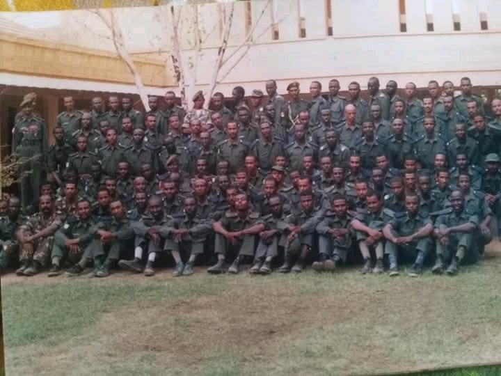 اللهم مثلما اهلكت مليشيات الجنجويد اهلك كل من تملش وتكتب وتحرك  اللهم وحد الجيش وقوية خالي من الكيزان والجنجويد والاحزاب والحركات اللهم نظفة من المندسين والطابور وأرجعة كما كان قوات الشعب المسلحة السودانيه يخدم بشرف بدلة الكلية الحربية والجندية

#قوات_الشعب_المسلحة_لسودانية