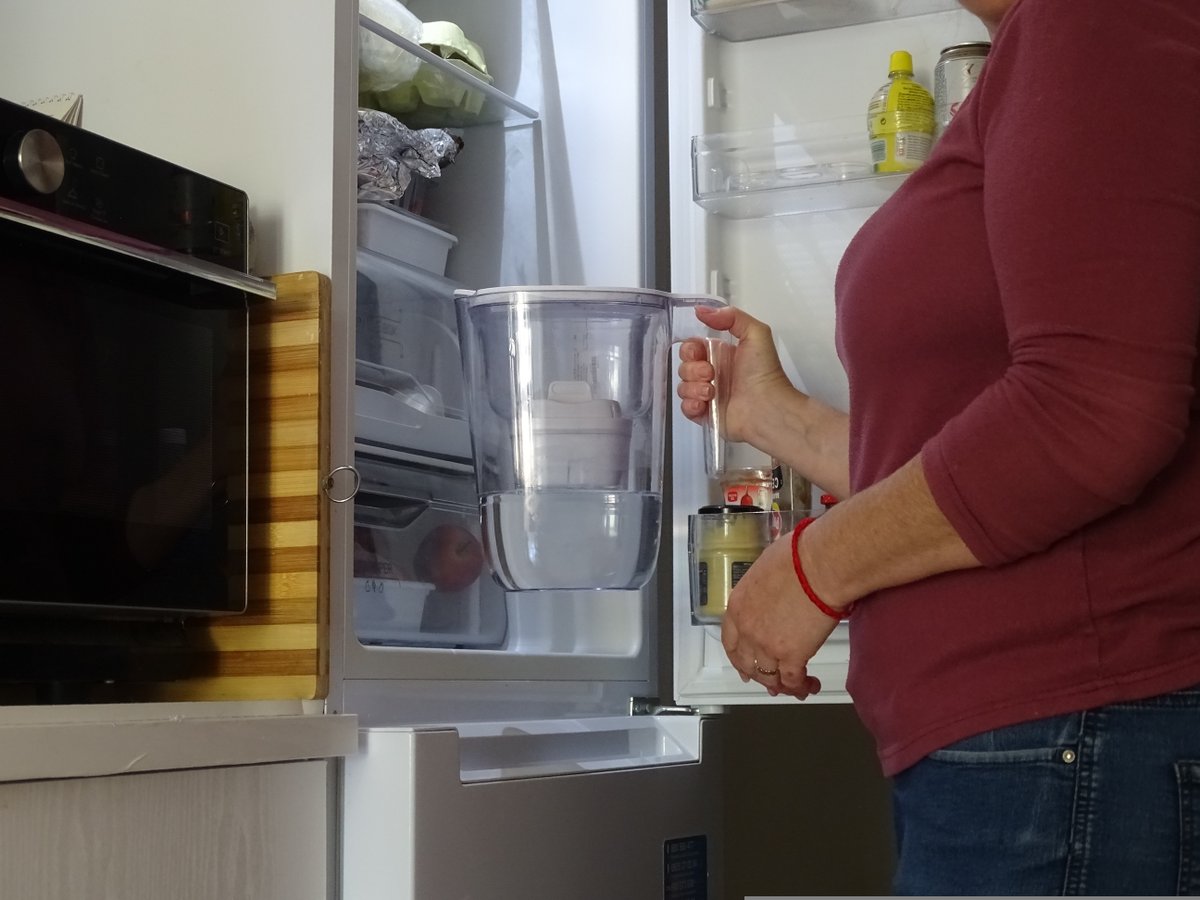 You can easily save water in the summer and stay hydrated by keeping a jug of cool water in the fridge. 💧

Having a jug of water ready will reduce the need for using the kitchen tap during the day. 

#WatersWorthSaving 

brnw.ch/21wSMqf