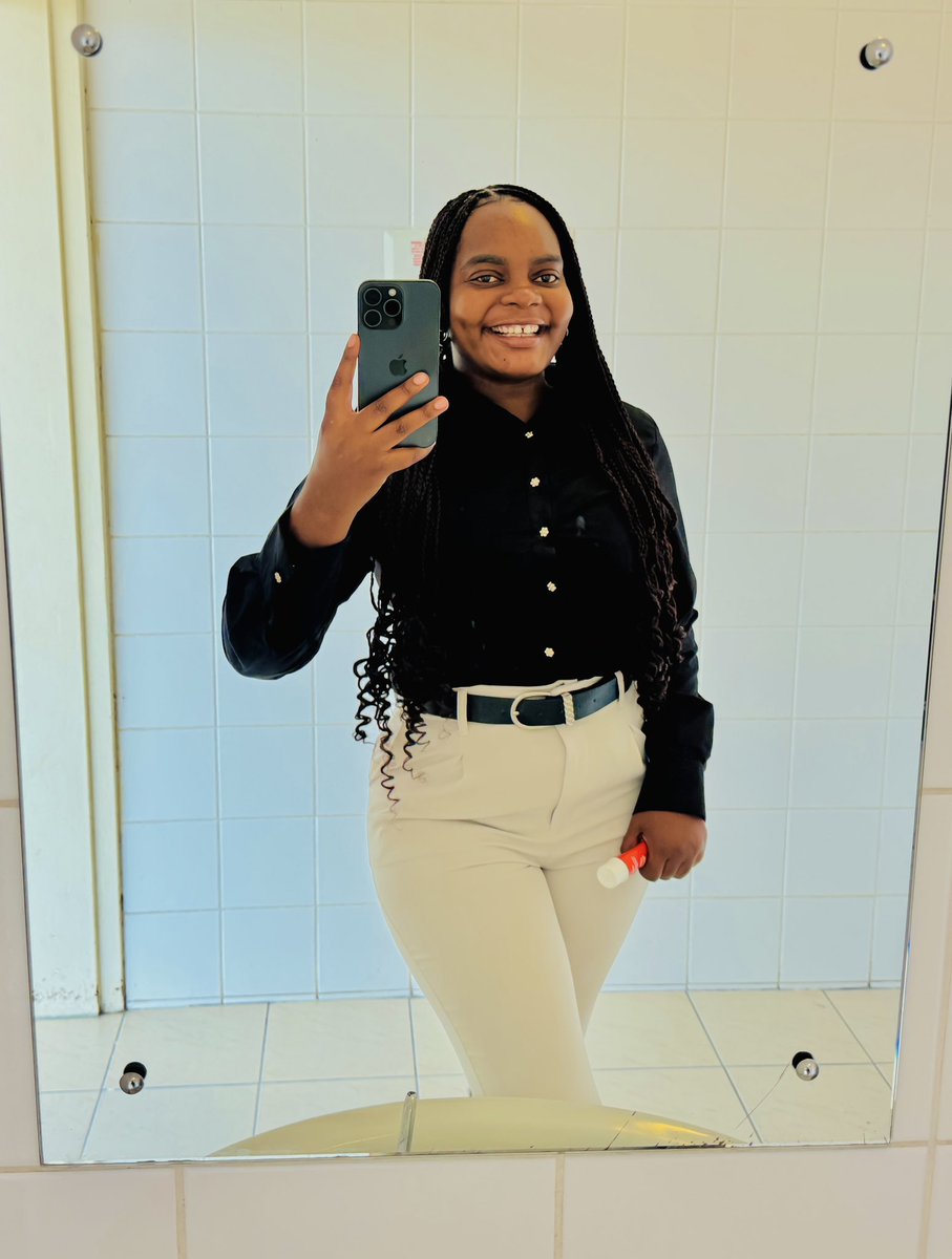 ——-Gwaanaka— tweet media