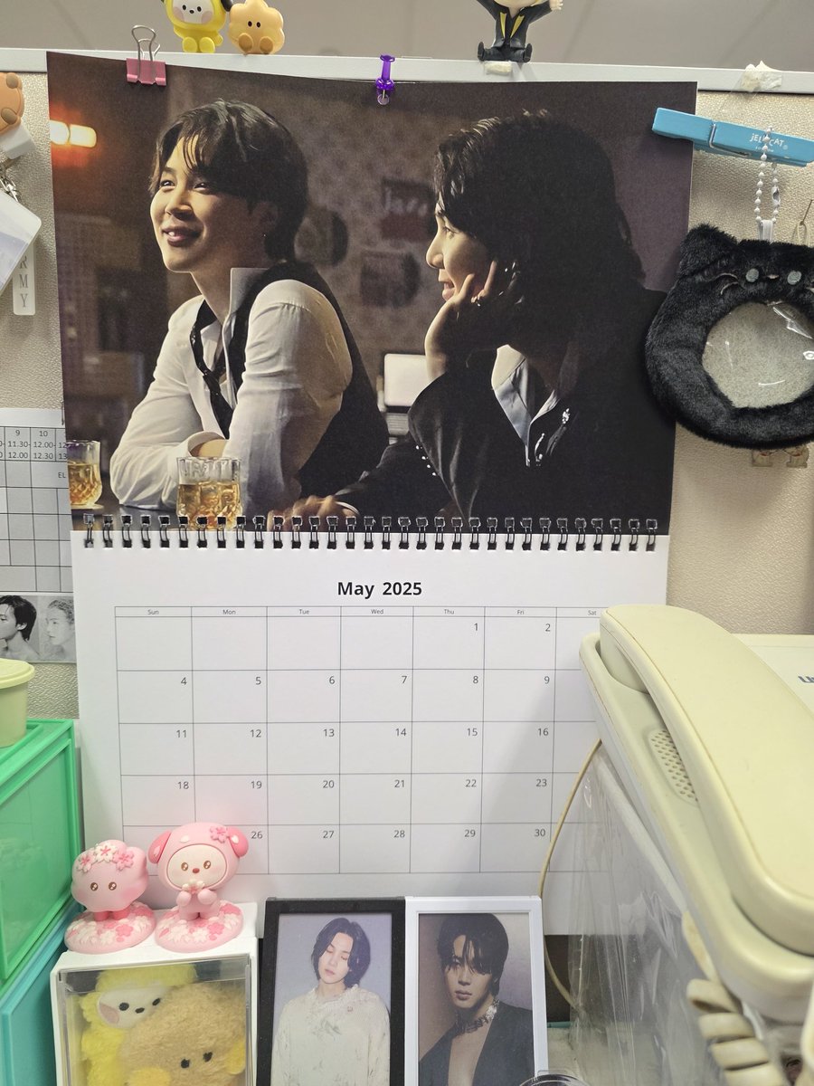 BangtanYGJM07's tweet photo. Loving my May calendar https://t.co/M2UoNFO4sW