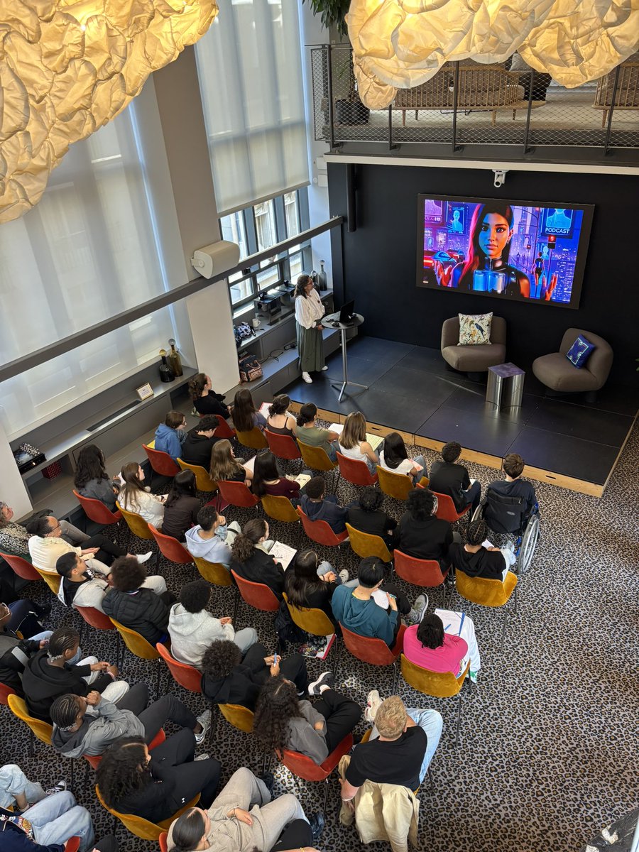 Chemins d’avenir 3ᵉ édition : une journée pour changer les règles du jeu​

🎯 Aujourd’hui, plus de 100 collégiennes et collégiens sont réunis à Paris pour une journée pas comme les autres.​

Objectif : briser les stéréotypes, faire bouger les lignes, et ouvrir de nouveaux