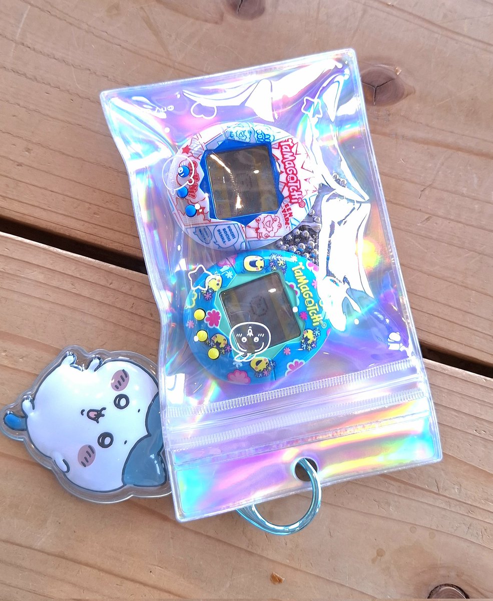 ちいかわ
ぷっくりったいキーホルダー

Xの方かな
このケースにユニ入れてたの
参考にさせていただきました！