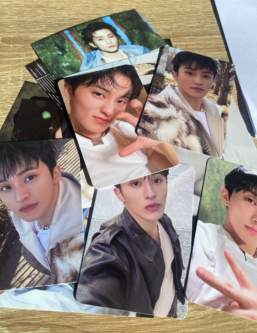 aku mau jual semua yang ada di pict kira2 bisa dijual berapa ya, dan ada yg mau ga ya berapa aja gapapa real soalnya aku gabisa ngerawatnya barangkali ada yg nyari