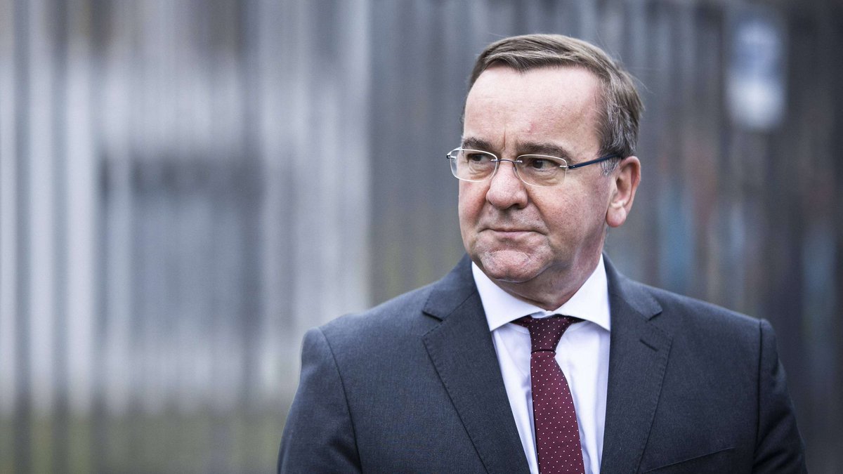 🇩🇪 Germany’s Defence Minister Pistorius says Putin is clearly playing for time.