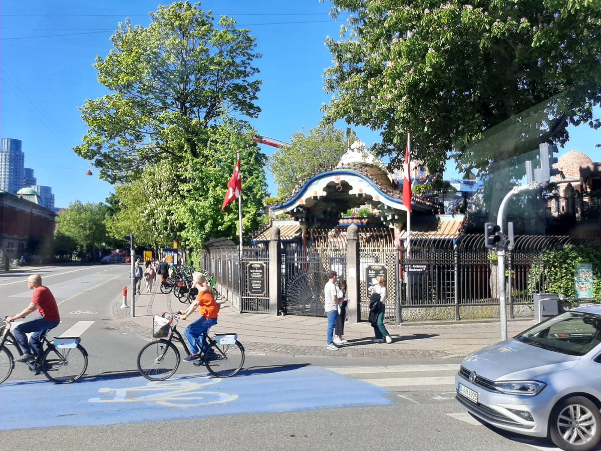 PulsEvrope's tweet photo. Jutro u 🇩🇰Kopenhagenu gde počinjemo sastanke u okviru #PulsEvrope medijske posete.
Kopenhagen je grad 🚴biciklista, kojih je mnogo više na ulicama od automobila.
#medijskeposete #mediatrips #EUzaTebe https://t.co/cIEfG8bhst