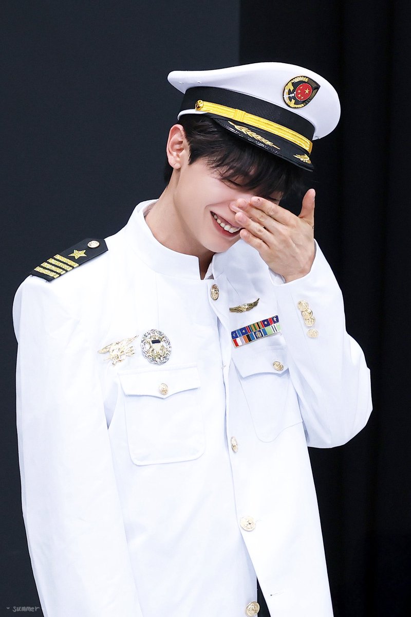 마린룩, 탁구부 그 선배, 해군까지 다 말아주는데 신예찬 어떻게 안 좋아함