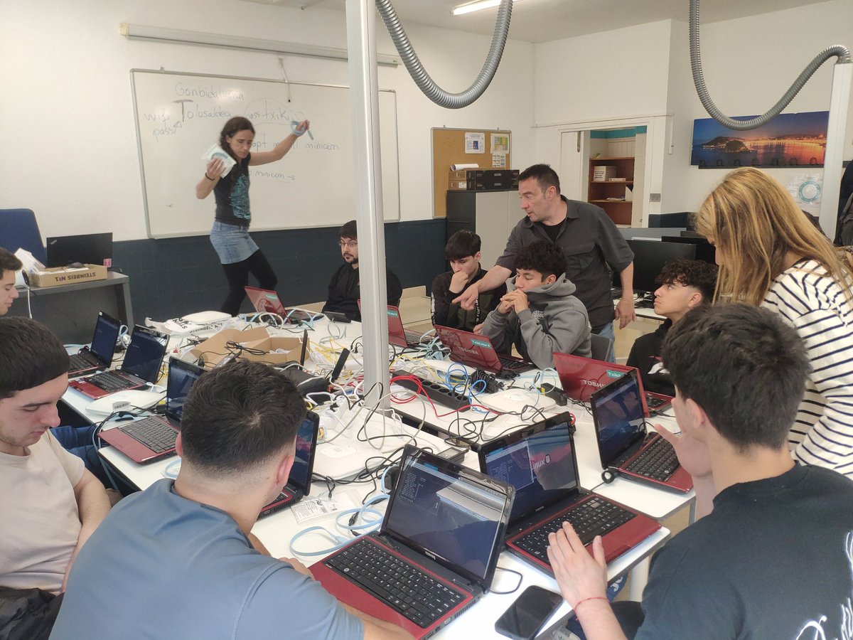 Andoni Maiora (@andonimaiora) on Twitter photo Elkartenet-ek antolaturiko mugarik gabeko ikasgela proiektuko WiFi AP formazio egunean gaude. Bikonet enpresaren eskutik <a href="/TolosaldeaLH/">Tolosaldea LH</a> ko informatikariak Cisco AP konfiguratzen ikasiz, eginez ikasi! #informatikaTLHI Elkartenet-ek antolaturiko mugarik gabeko ikasgela proiektuko WiFi AP formazio egunean gaude. Bikonet enpresaren eskutik <a href="/TolosaldeaLH/">Tolosaldea LH</a> ko informatikariak Cisco AP konfiguratzen ikasiz, eginez ikasi! #informatikaTLHI