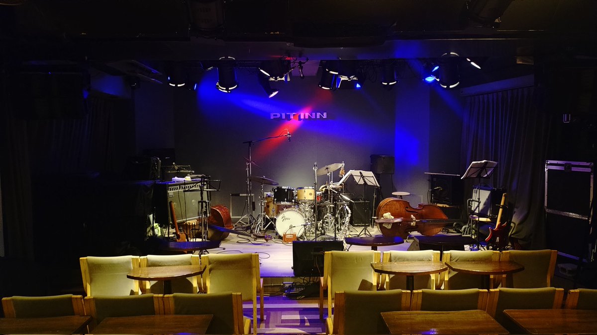 itani_perc_ds's tweet photo. 今日はこのようなセッティングでし
This was the setup today.
#ライブ #concert
#パーカッション #percussion
#ドラム #drums
#ツインペダル #DoublePedal
#ツータム #TwoTams
#シェイカー #shaker
#アンクルビーズ #AnkleBeads
#チャフチャス #chajchas
#エイブルトンライブ #AbletonLive https://t.co/6bnUWKXzxU