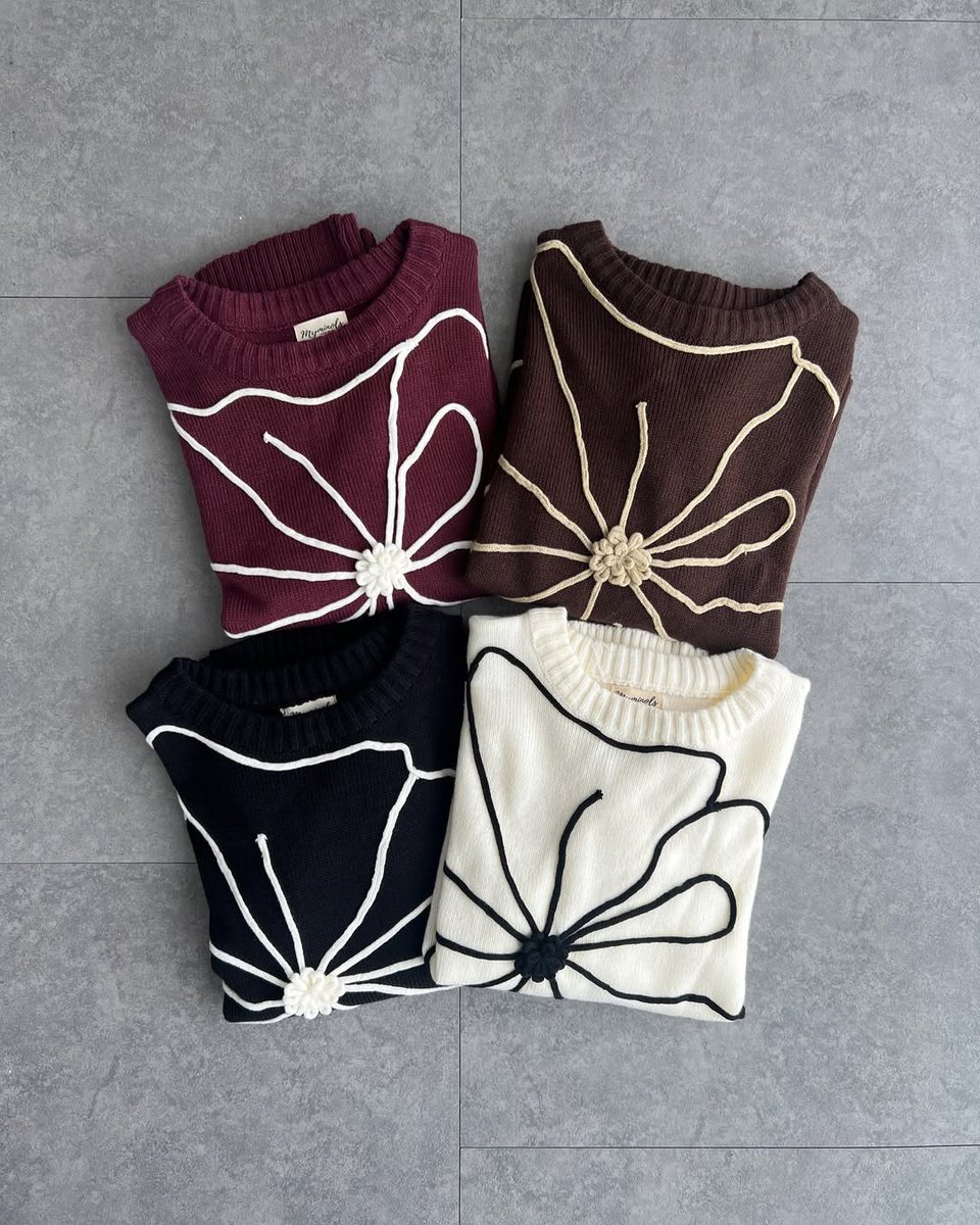 kith_o3o's tweet photo. buat kamu yang suka look kece tapi effortless, sweater dengan detail lucu gini tuh jawabannya! tinggal mix sama rok atau jeans udah siap hangout~🍓✨ https://t.co/PemREKZGRP