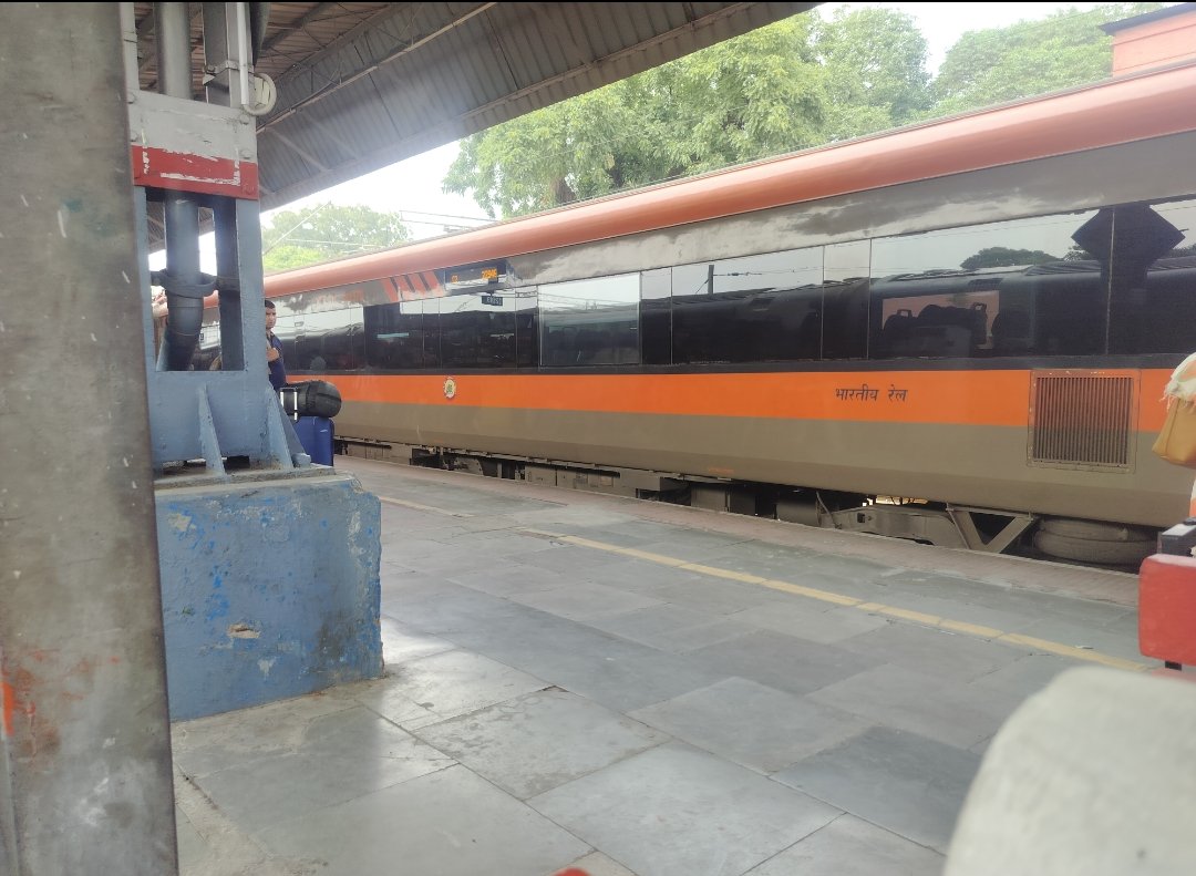 neuronomad_'s tweet image. Heading home after 197 days!