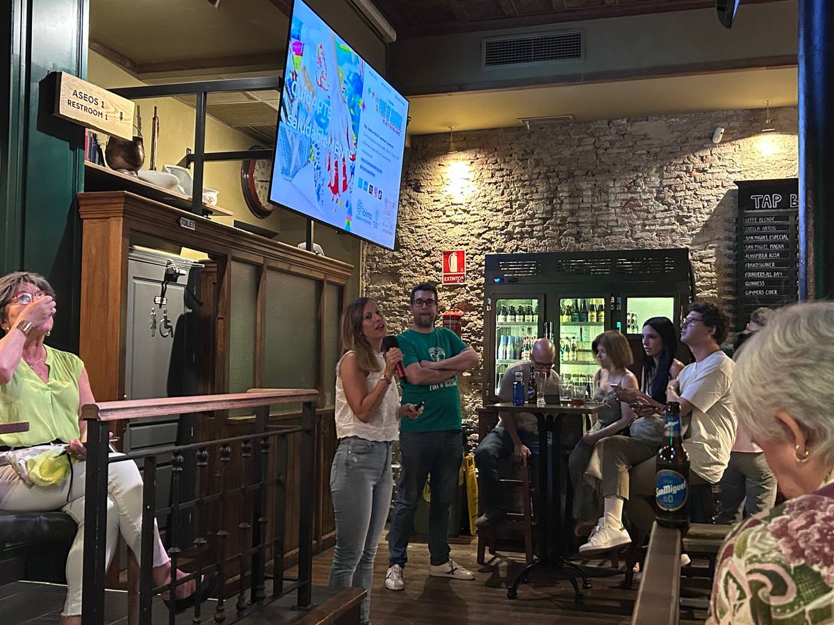 Patri Martín #Pint25MLG 🍐 (@pmartinhidalgo) on Twitter photo Luego seguimos con <a href="/jmariangoodman/">Dra. Jessica Marian Goodman-Casanova</a>, que nos habló sobre cómo el arte —en todas sus formas— puede beneficiar nuestra salud mental. 🎭🎨🎶
#Pint25MLG #Pint25ES #Pintificas Luego seguimos con <a href="/jmariangoodman/">Dra. Jessica Marian Goodman-Casanova</a>, que nos habló sobre cómo el arte —en todas sus formas— puede beneficiar nuestra salud mental. 🎭🎨🎶
#Pint25MLG #Pint25ES #Pintificas