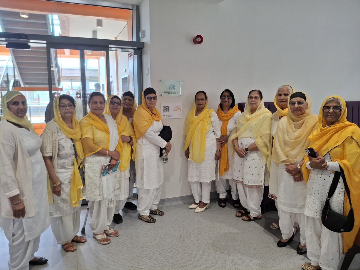 SWBHCharity's tweet image. We were honoured to welcome the Guru Nanak Naam Ladies Jatha UK Group to Midland Metropolitan University Hospital yesterday. As longstanding and generous supporters of our hospital and community, their presence was truly appreciated.
#GuruNanakNaamJatha #MMUH #ThankYou #Gratitude
