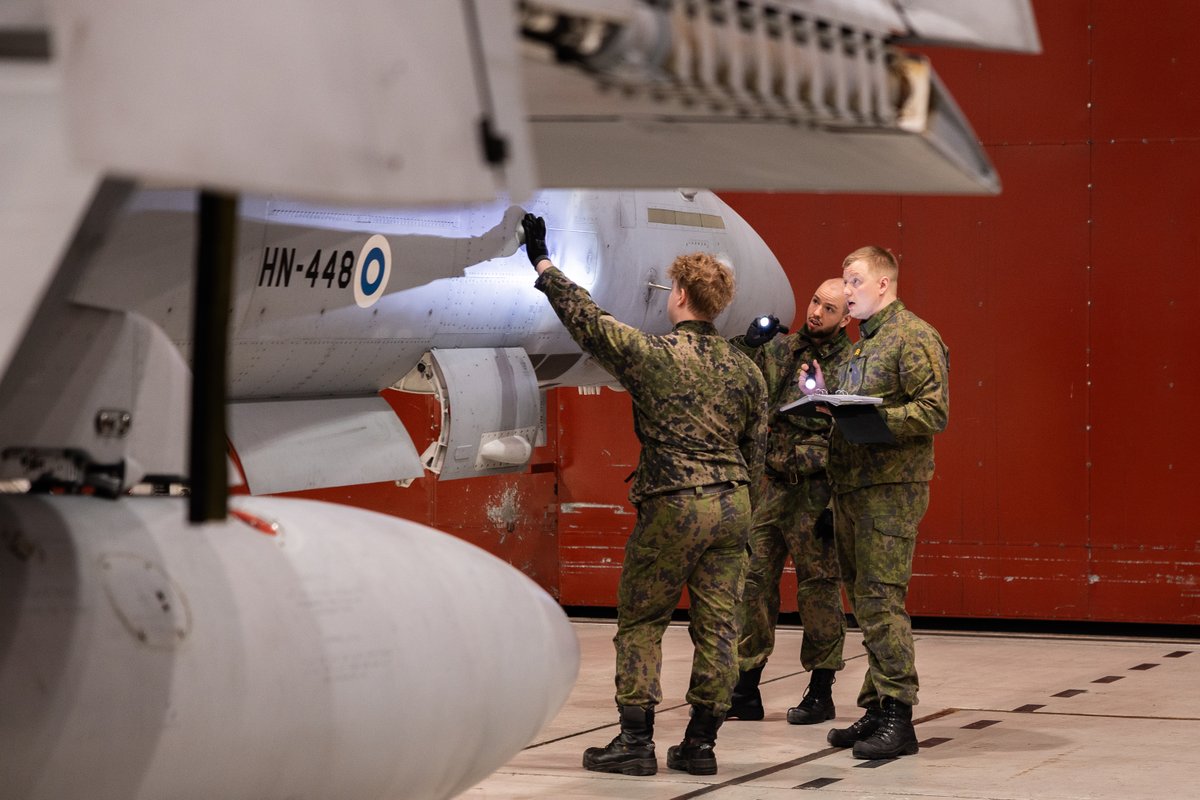 Reservissä on voimamme! MPK:n ilmapuolustuspiirin Lapin koulutuspaikan ja #laplsto yhteistyössä järjestämä valtakunnallinen harjoitus Rovaniemellä 16.–18.5. osoitti jälleen Ilmavoimien reservin korkean tason. 💪
#ilmapuolustuspiiri #ilmavoimat #reserviläinen <a href="/MPKoulutus/">MPK</a>